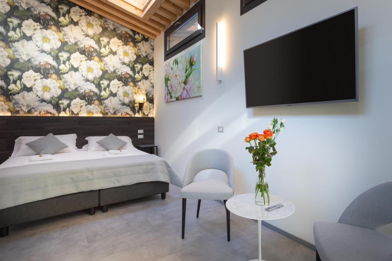 8 Loft Apartment *