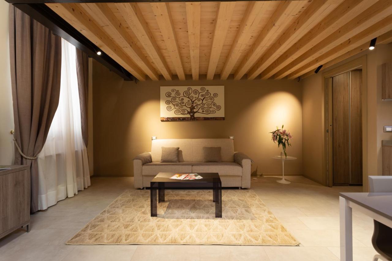 8 Loft *