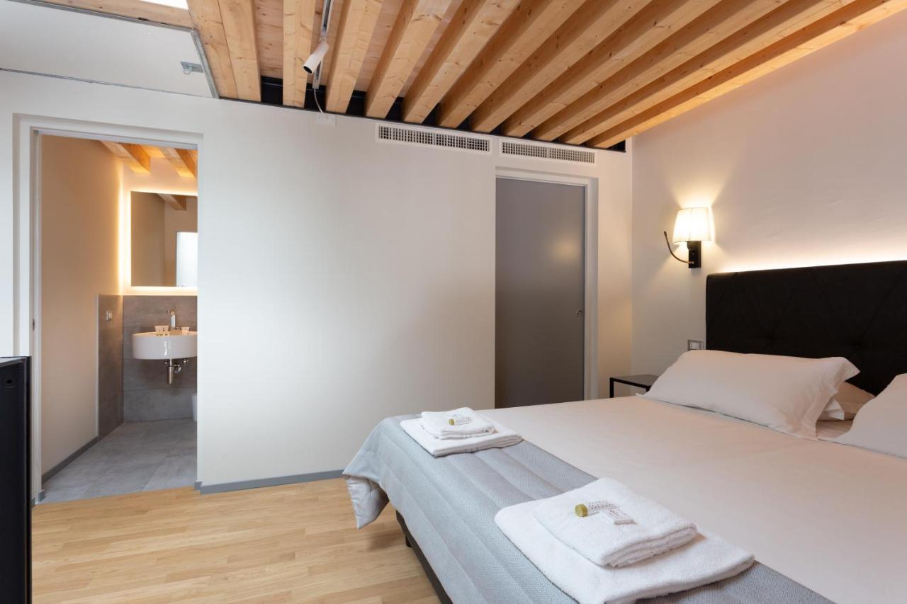 8 Loft Apartment *