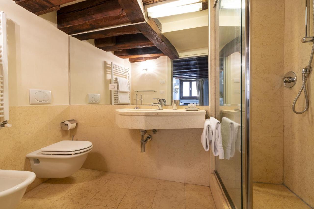 Gondola Luxury - Campo Santi Filippo E Giacomo By Wonderful Italy Veneza
