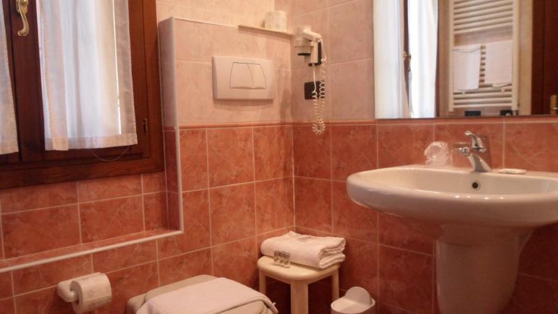 Alloggi Marinella Inn 3*