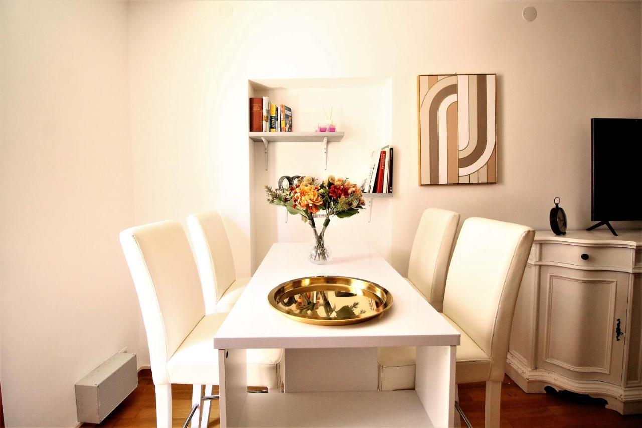Charming Canal View San Marco Apartment Venice