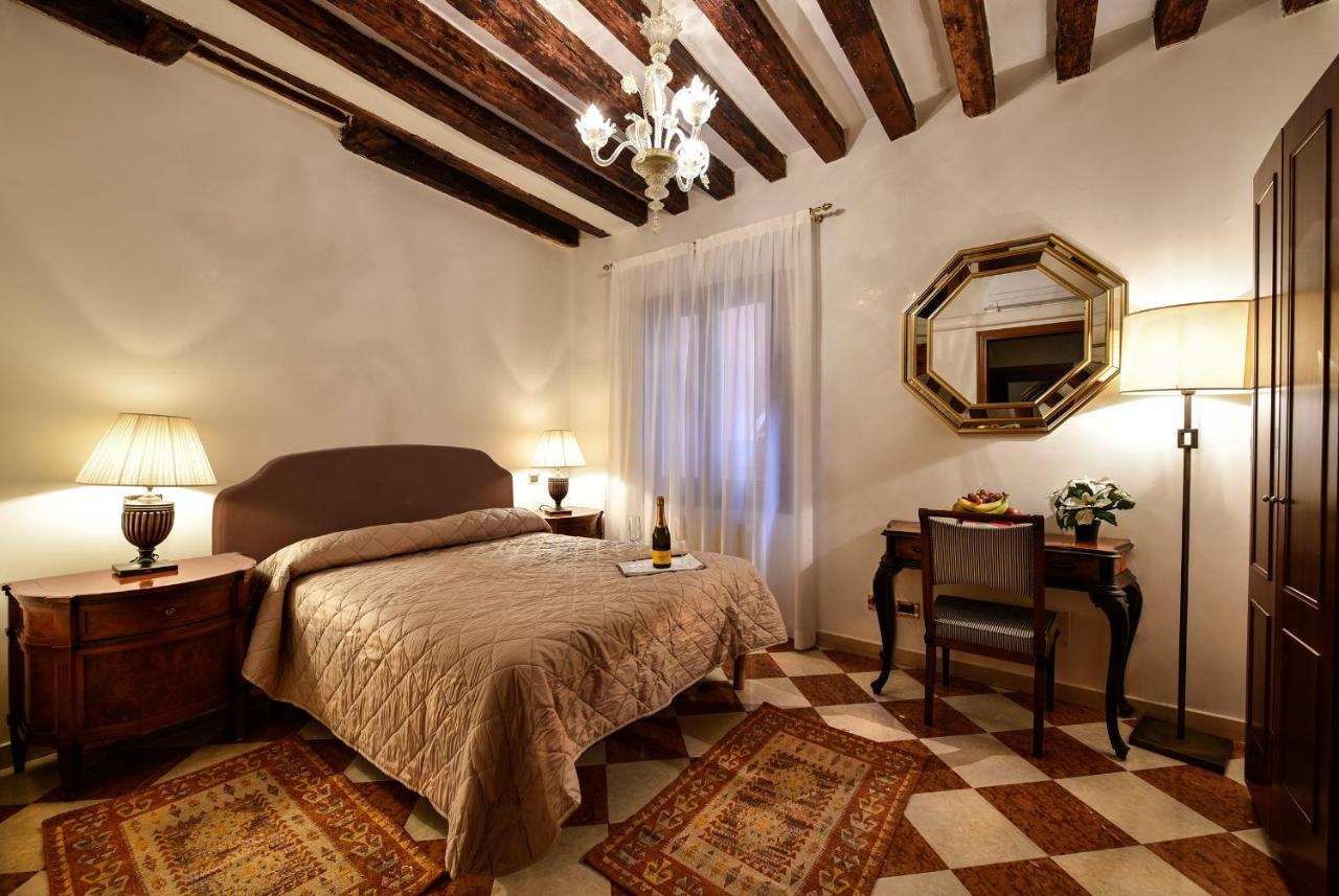 Anzolo Palace - & Guest house