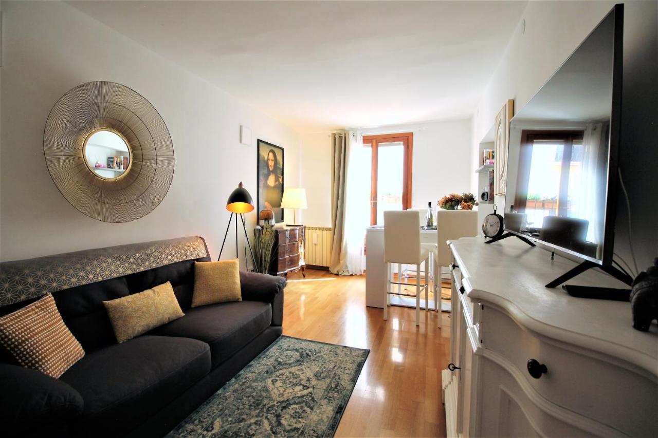 Charming Canal View San Marco Apartment Venice