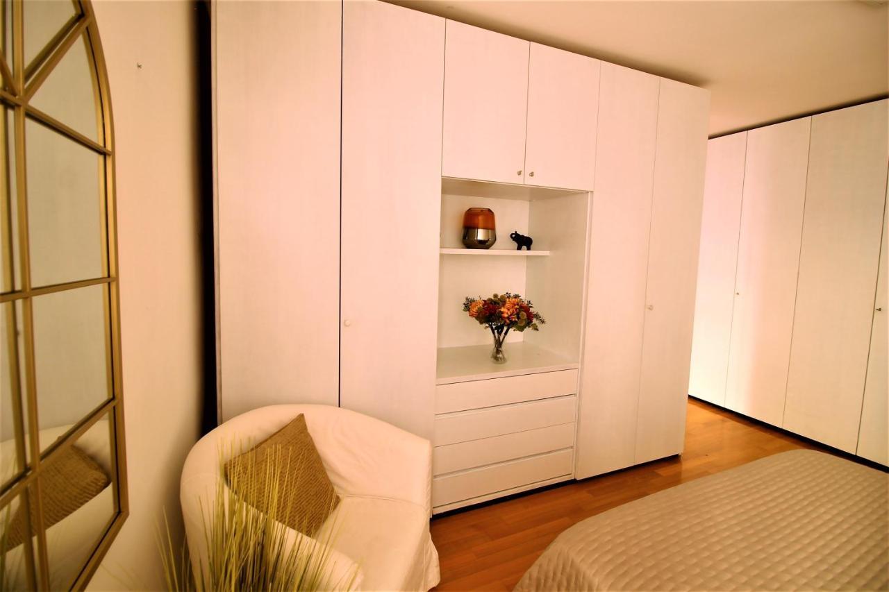 Apartment Charming Canal View San Marco