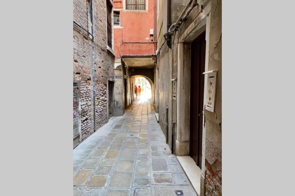Ca' Silvestro Penthouse With Private Rooftop Apartment