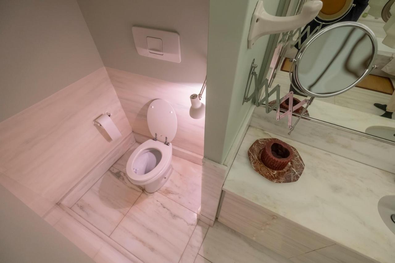 Private room in a gothic Palazzo Donà in the center of Venice *