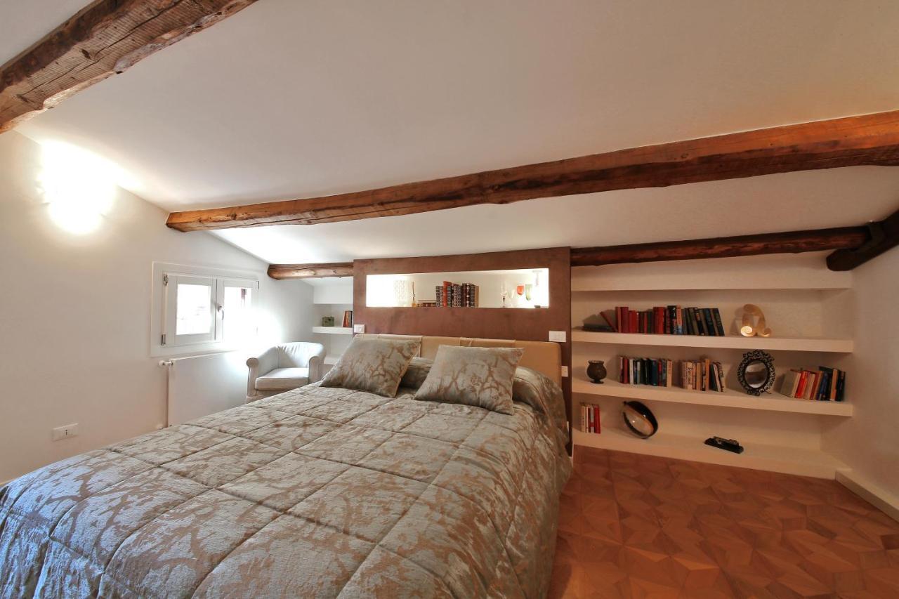 Apartment Teatro Venice