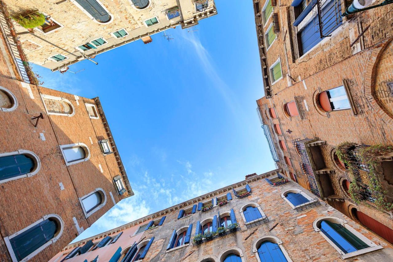 Canal-fresco-rialto