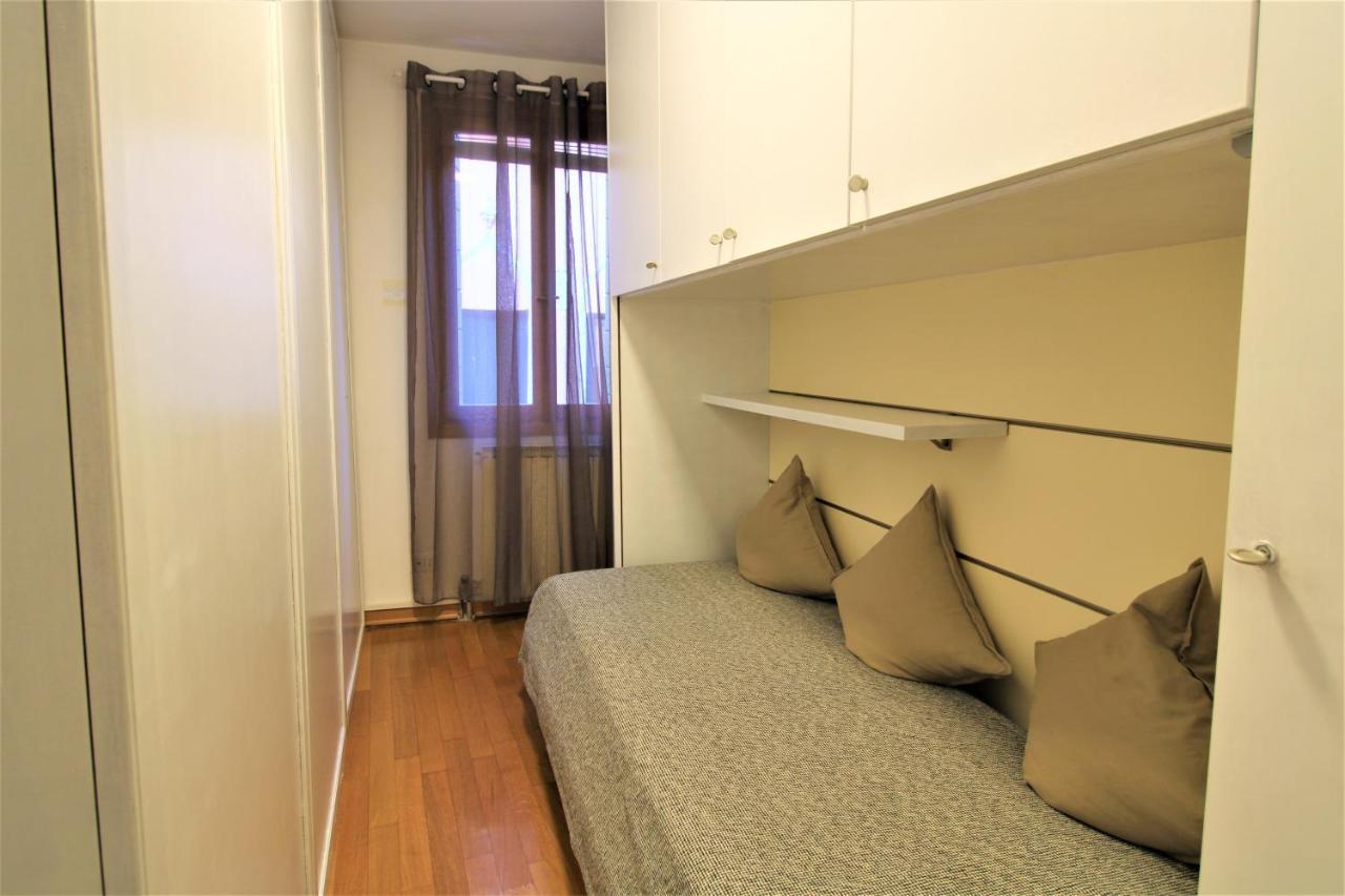 Apartment Charming Canal View San Marco