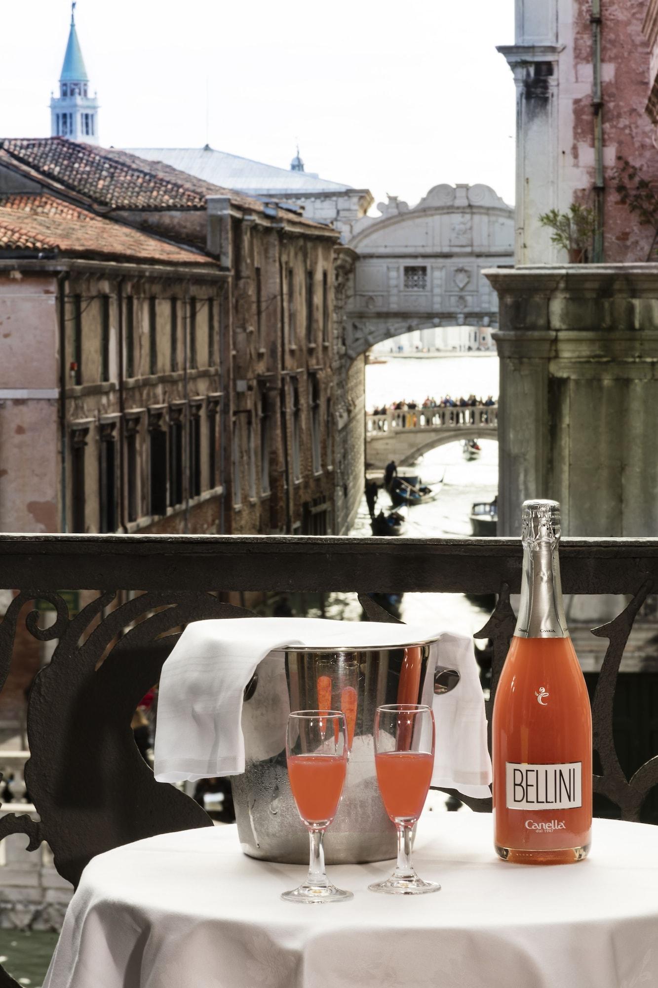 Hotel Al Ponte Dei Sospiri 4*