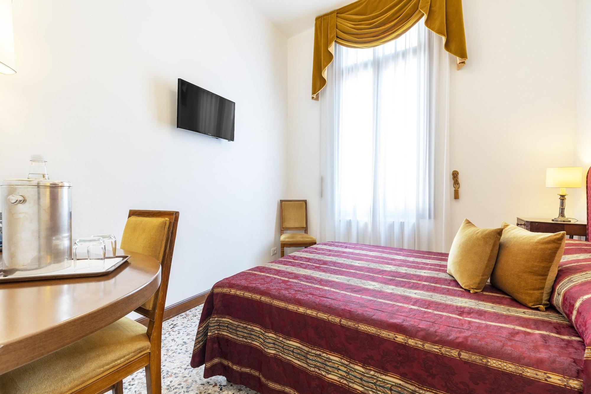 Palazzo Schiavoni Residenza D'epoca & Suite-apartments Guest house Venice