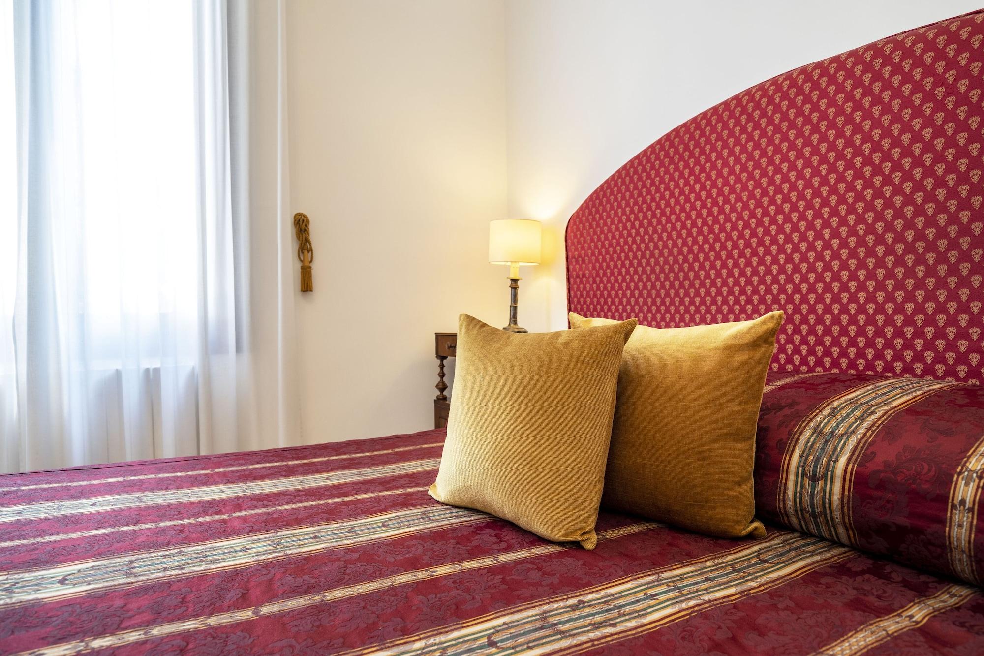 Palazzo Schiavoni Residenza D'epoca & Suite-apartments Guest house Venice