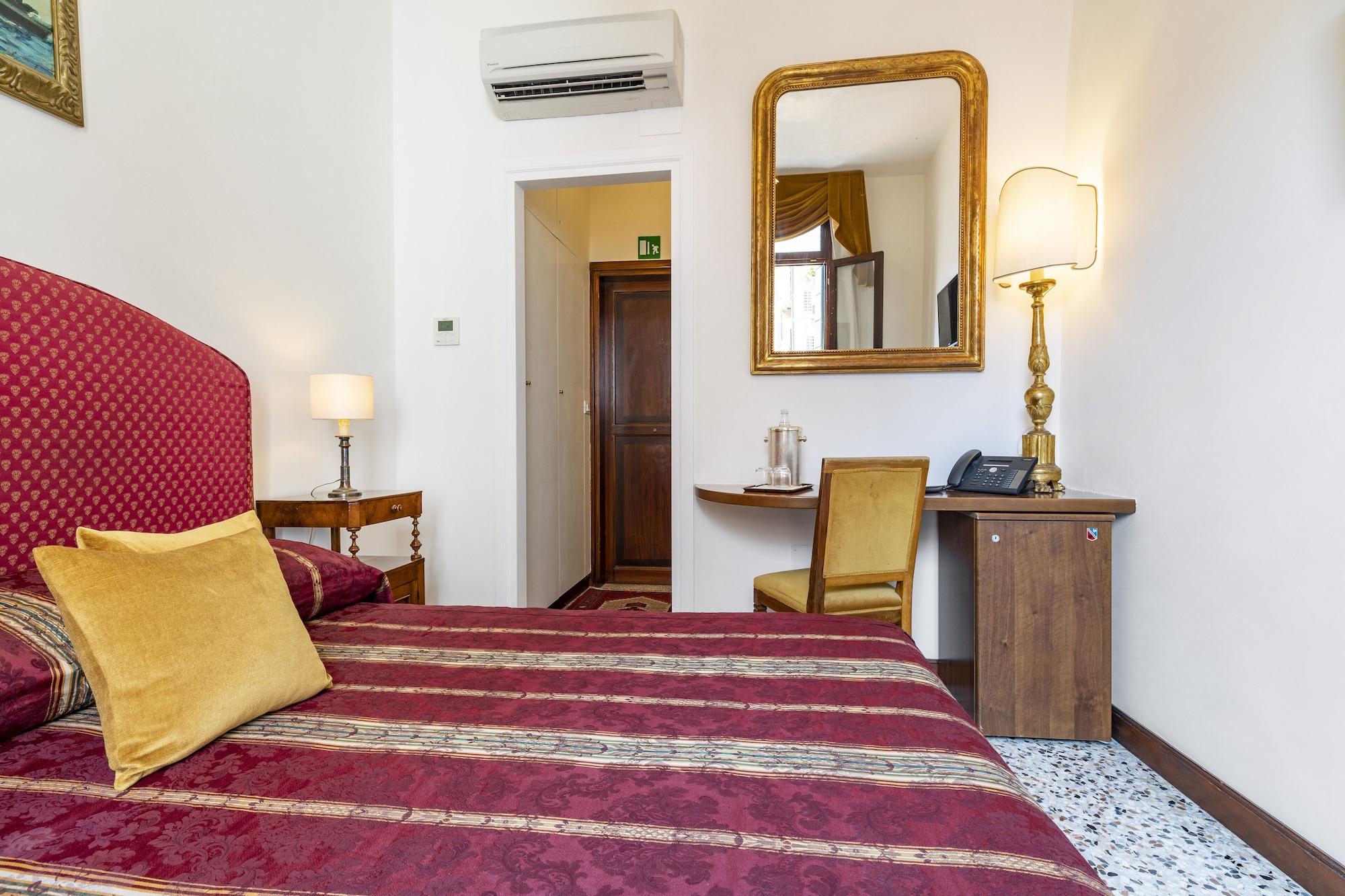 Guest house Palazzo Schiavoni Residenza D'epoca & Suite-apartments 3*