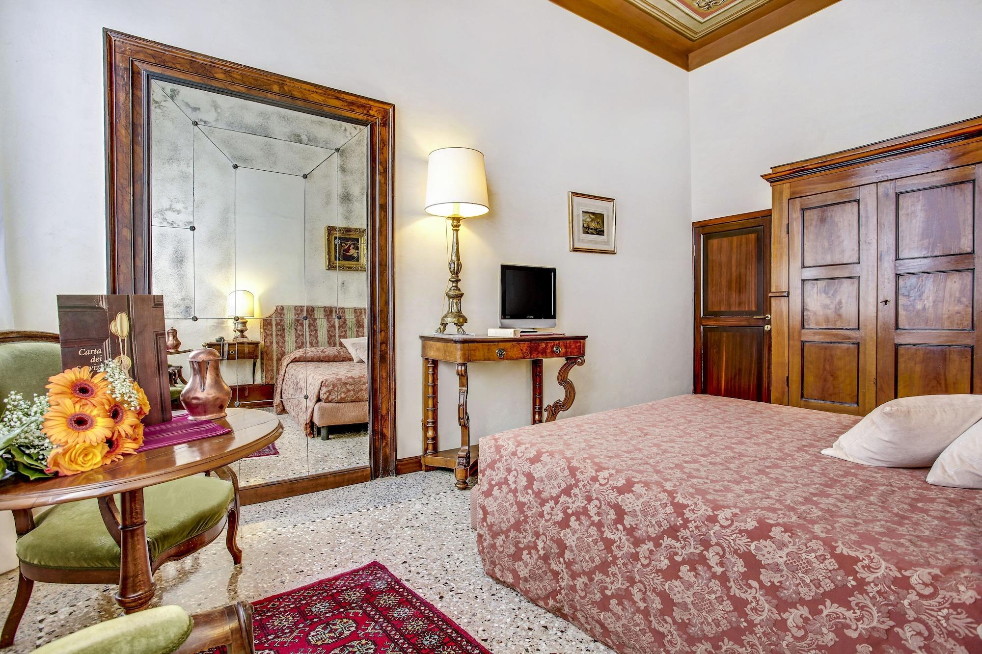 Palazzo Schiavoni Residenza D'epoca & Suite-apartments Guest house Venice