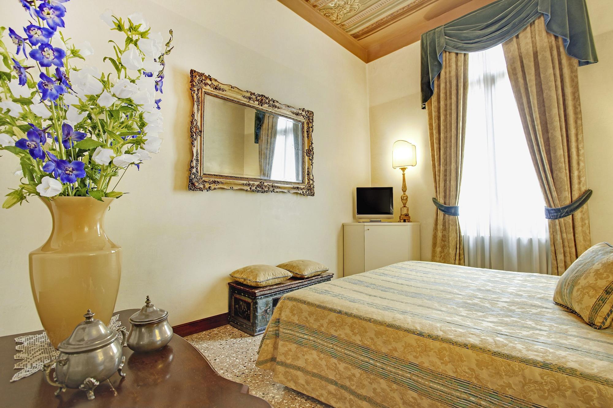 Palazzo Schiavoni Residenza D'epoca & Suite-apartments Guest house