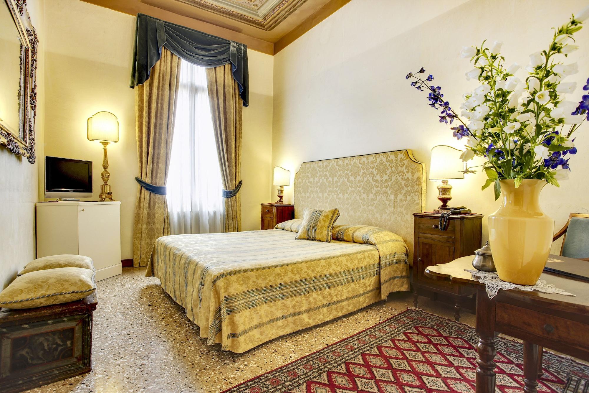 Palazzo Schiavoni Residenza D'epoca & Suite-apartments Guest house Venice