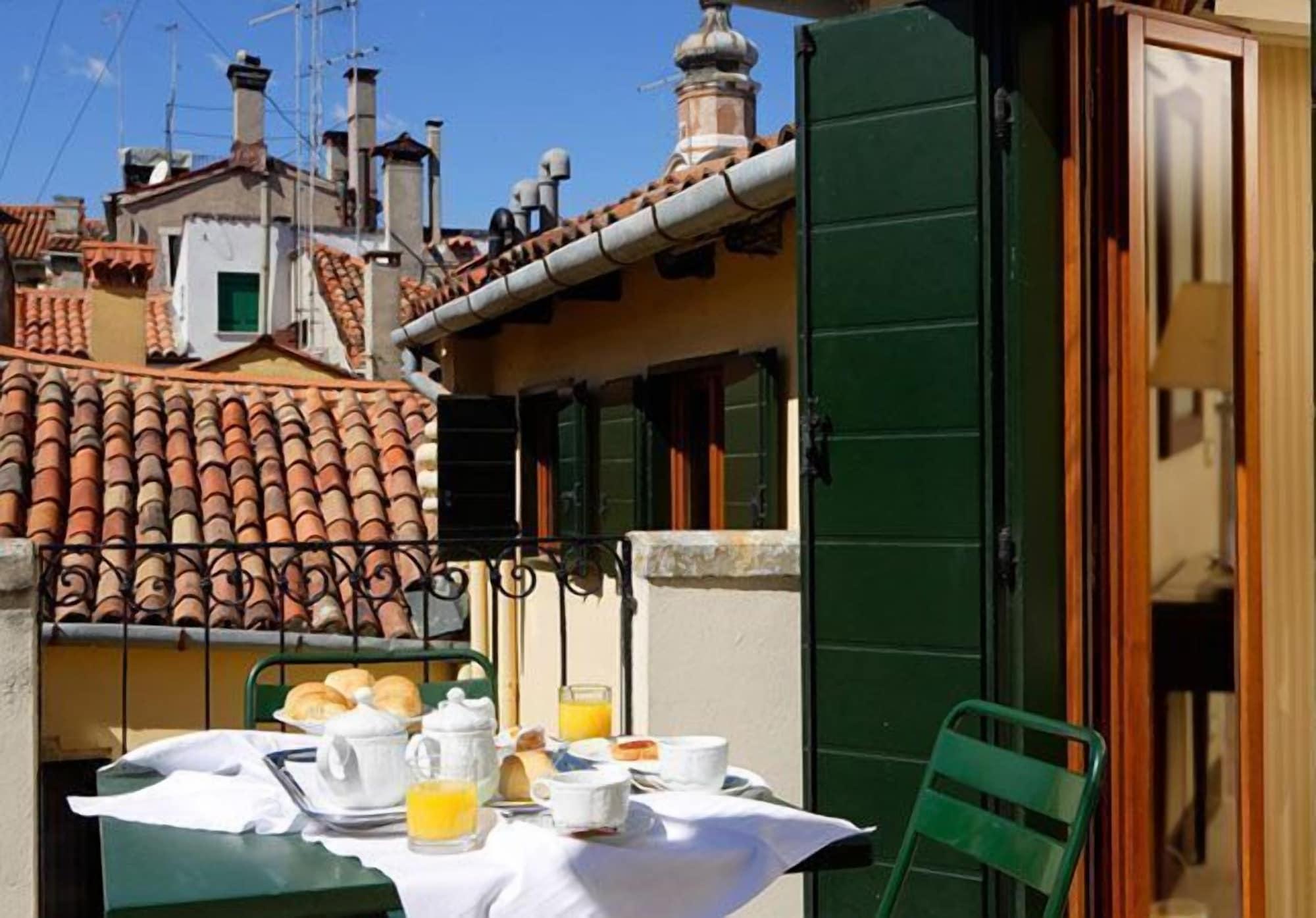 Residenza Goldoni Acomodação com café da manhã 