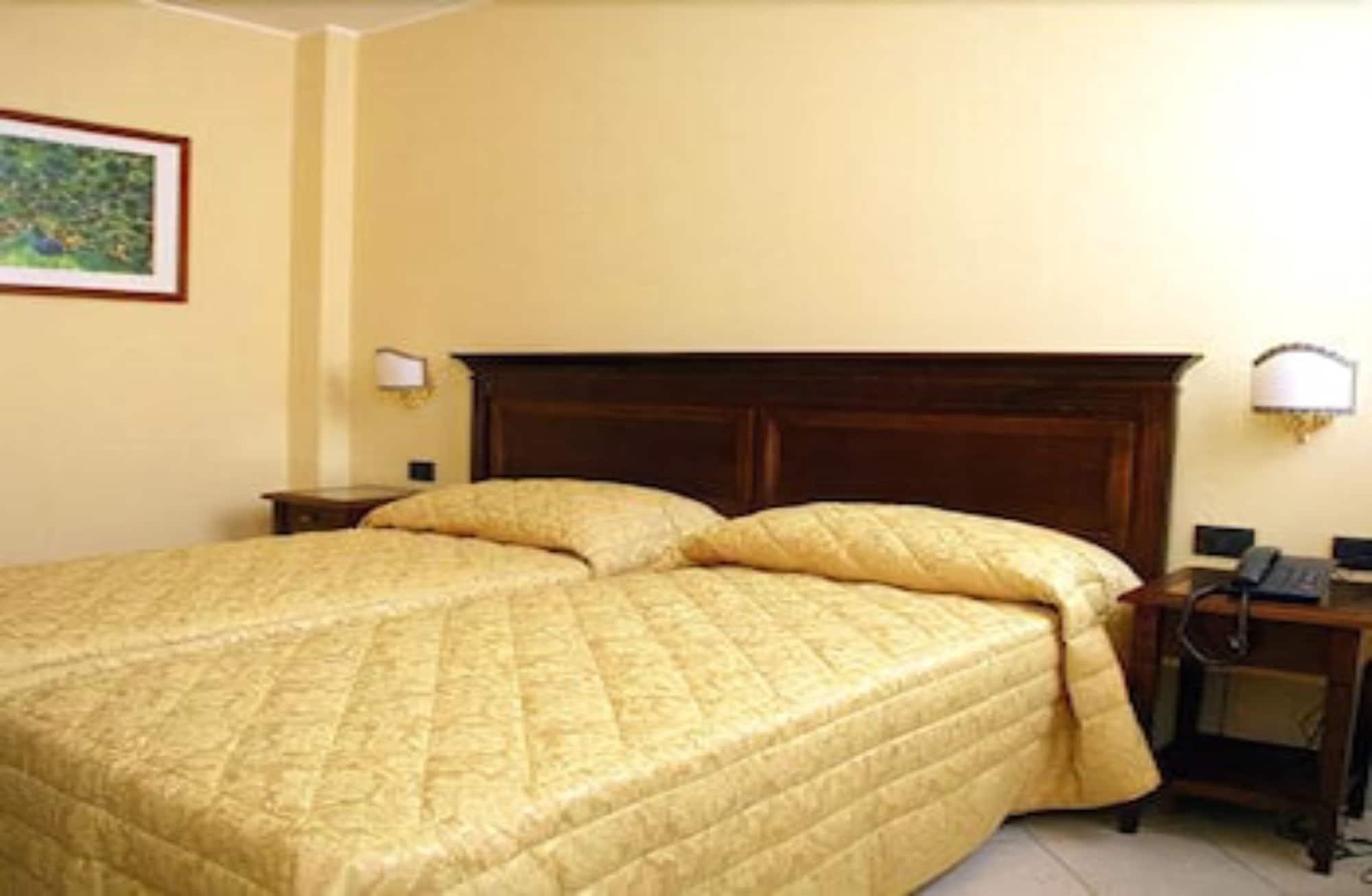 Alloggi Marinella Inn 3*