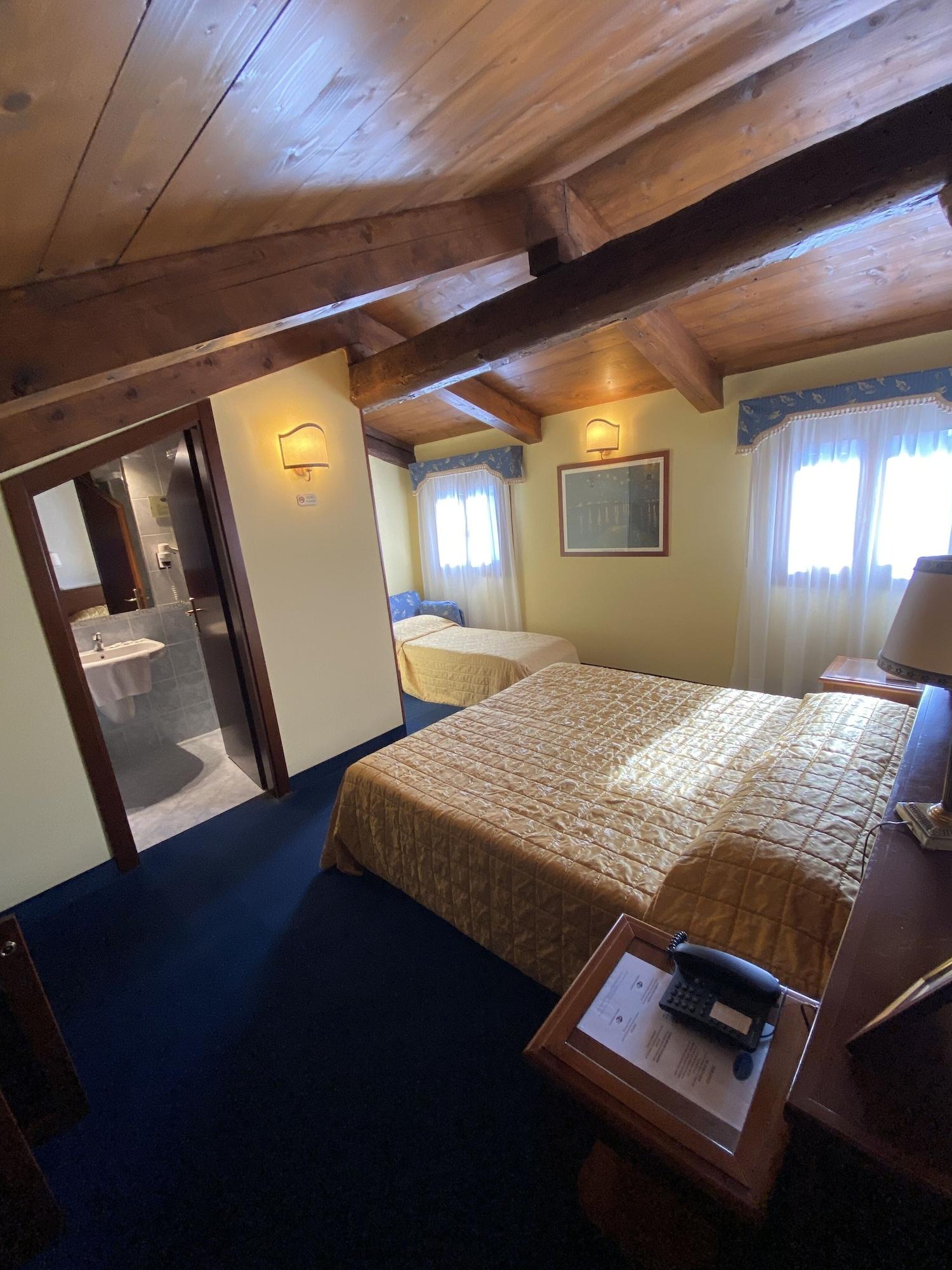 Alloggi Marinella Inn 3*