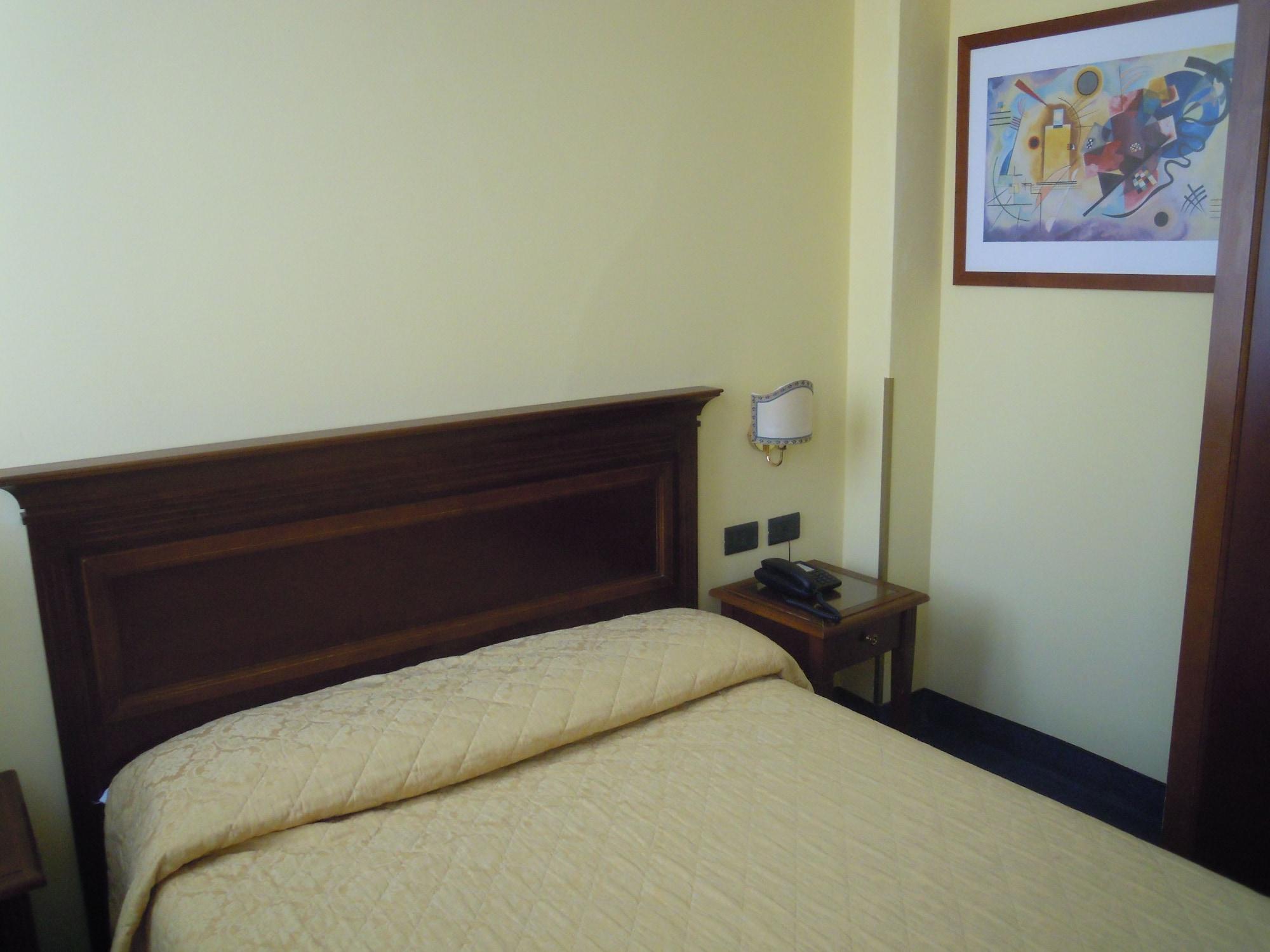 Alloggi Marinella 3*