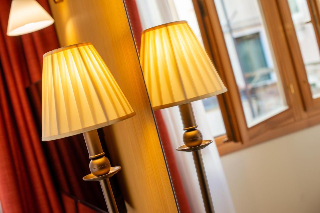 Palazzina Fortuny Acomodação com café da manhã  3*