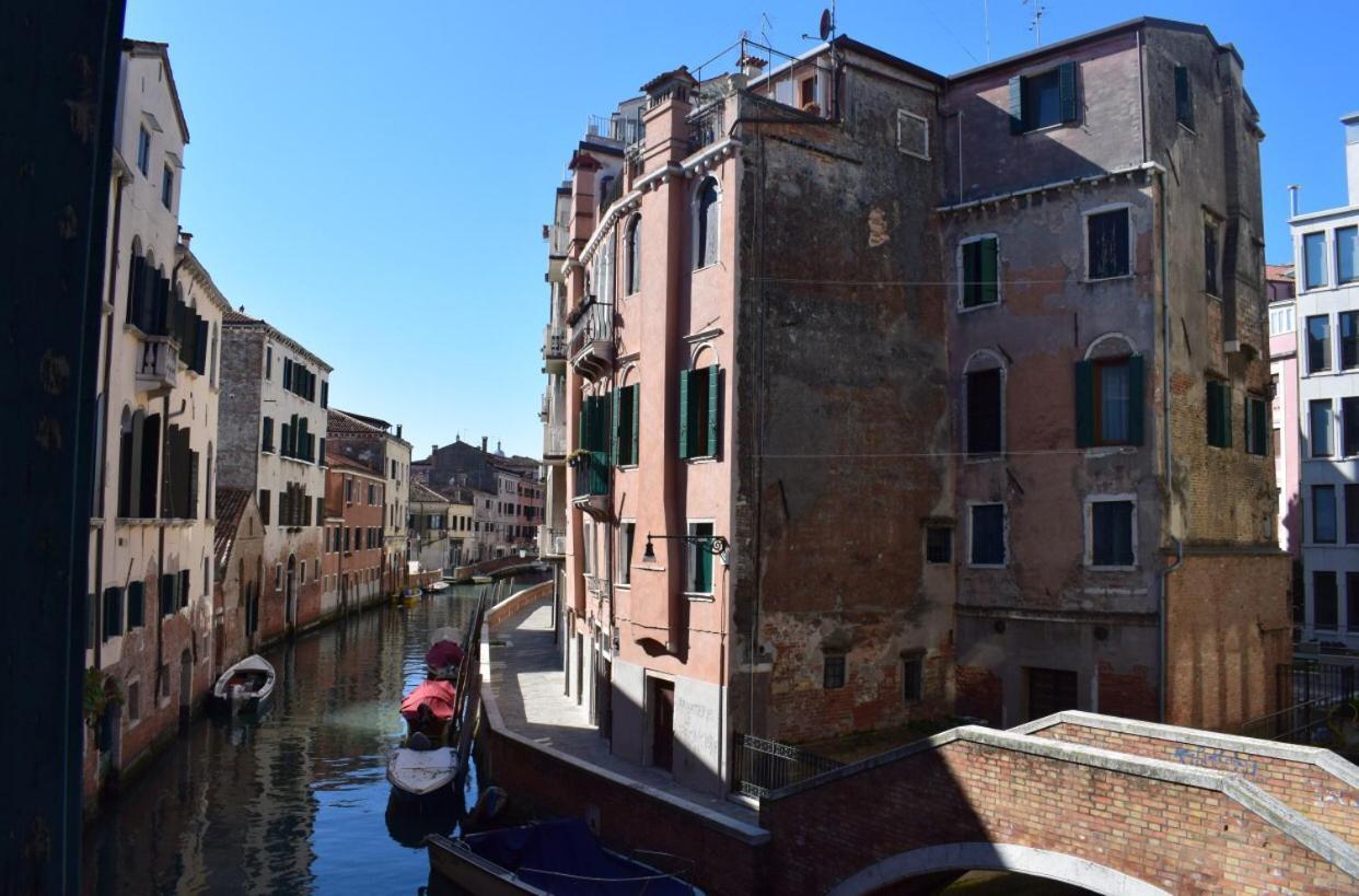 Apartment Mezzanino On Canal Venice