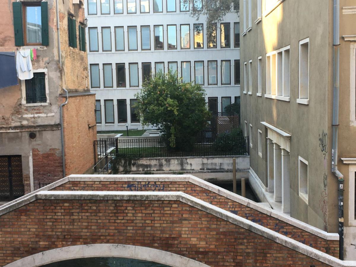 Apartment Mezzanino On Canal Venice