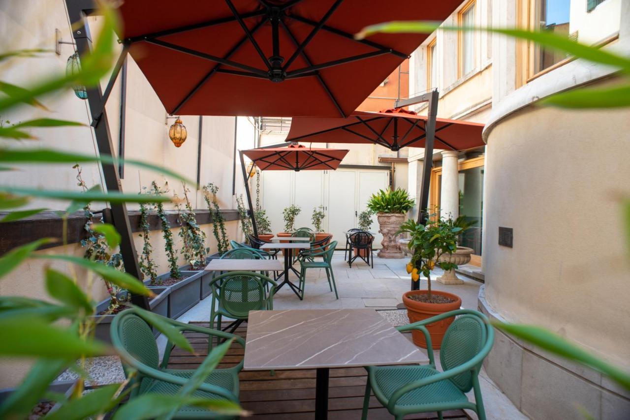 Acomodação com café da manhã  Palazzina Fortuny 3*