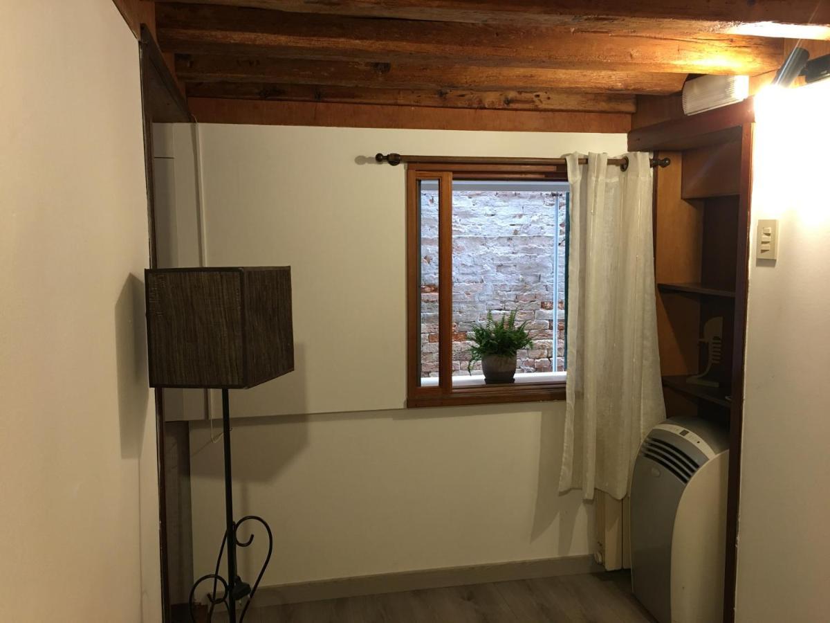 Mezzanino On Canal Apartment