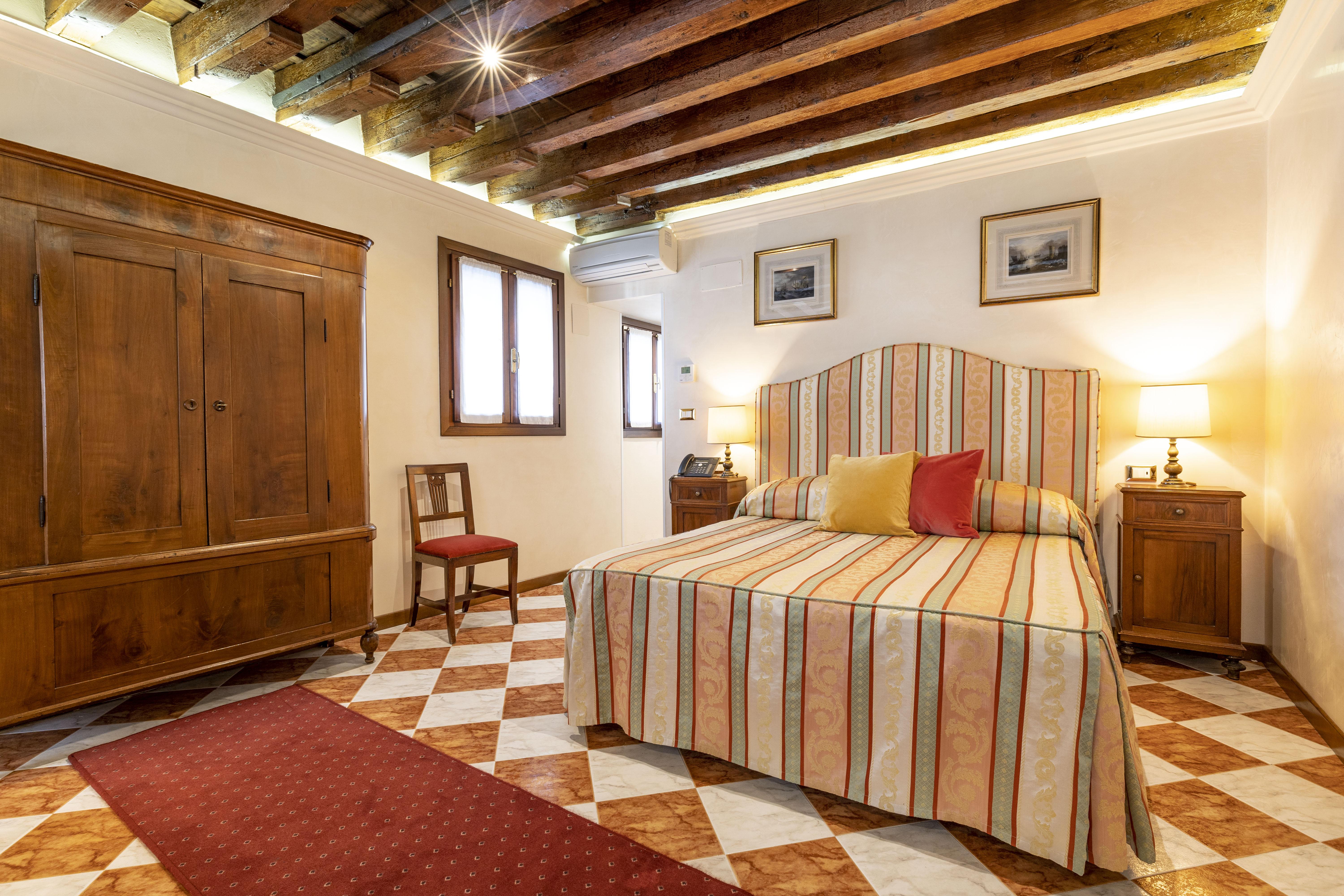 Palazzo Schiavoni Residenza D'epoca & Suite-apartments Guest house Venice