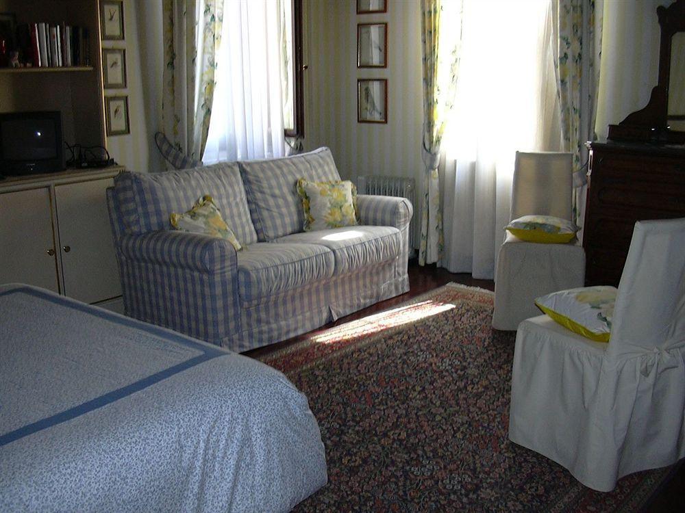 Bed & Breakfast At A Palazzo 3*