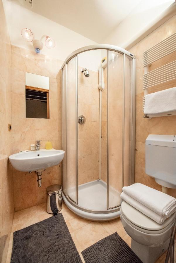 Anzolo Palace - & Guest house 2*