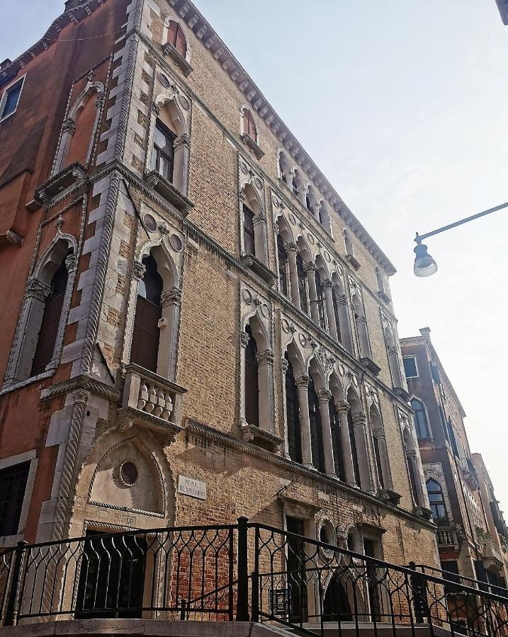 Palazzo Ca' Bernardo By Francesco Molon Affittacamere *