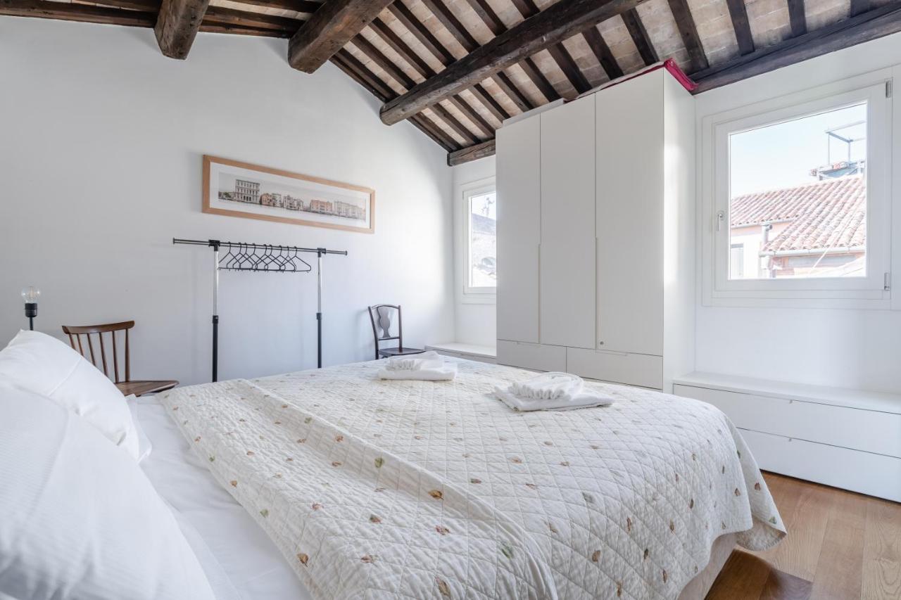San Marco Vista Sui Tetti Veneziani