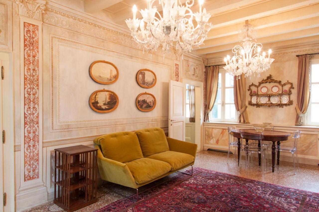 Apartment Explore From A Sophisticated Hideaway In San Polo