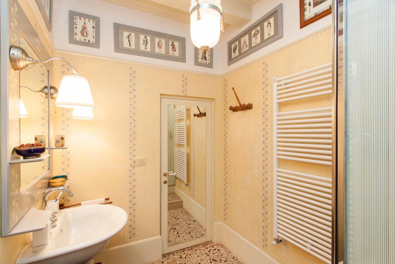 Explore From A Sophisticated Hideaway In San Polo * Venice