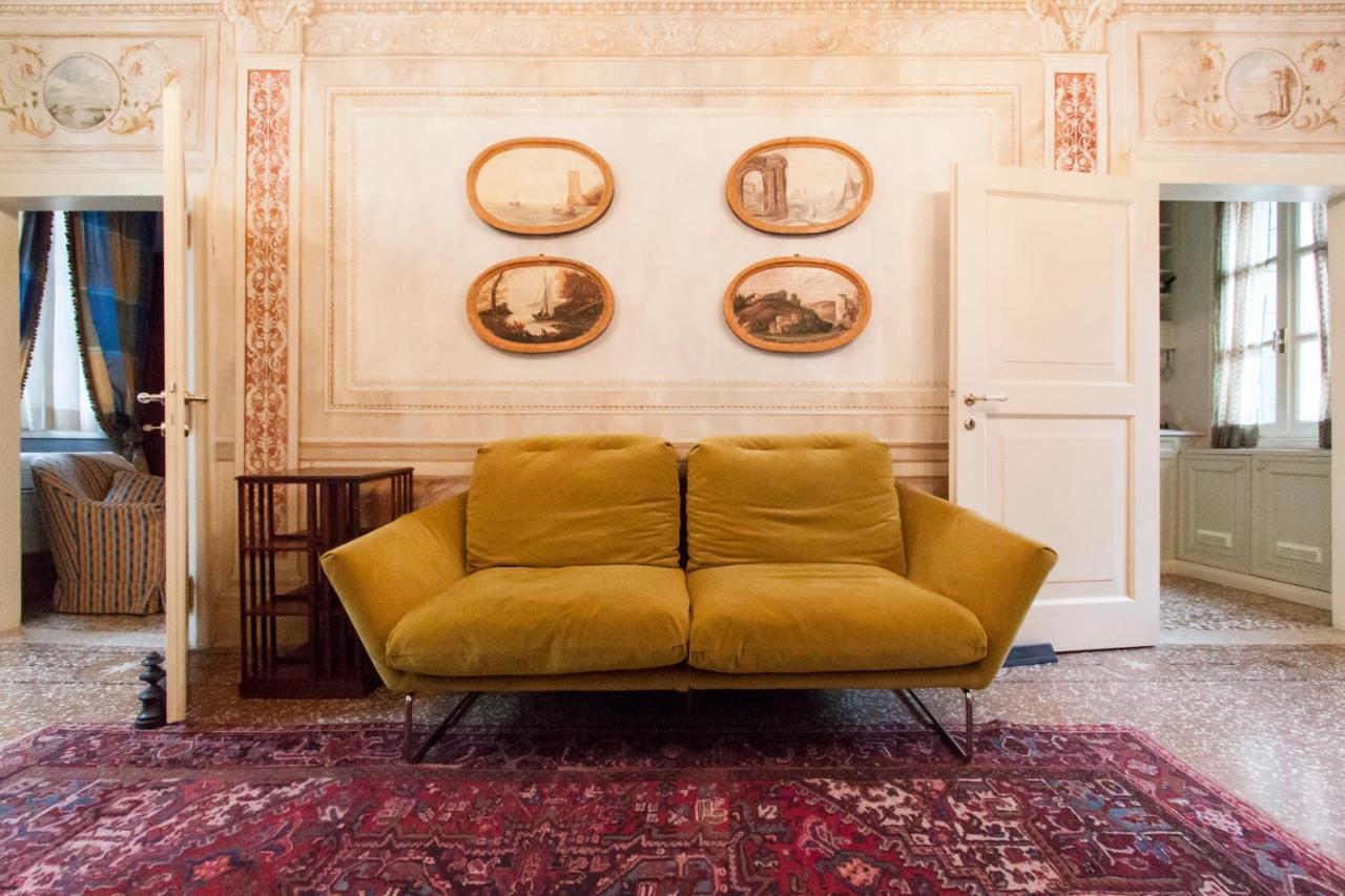 Explore From A Sophisticated Hideaway In San Polo Apartment