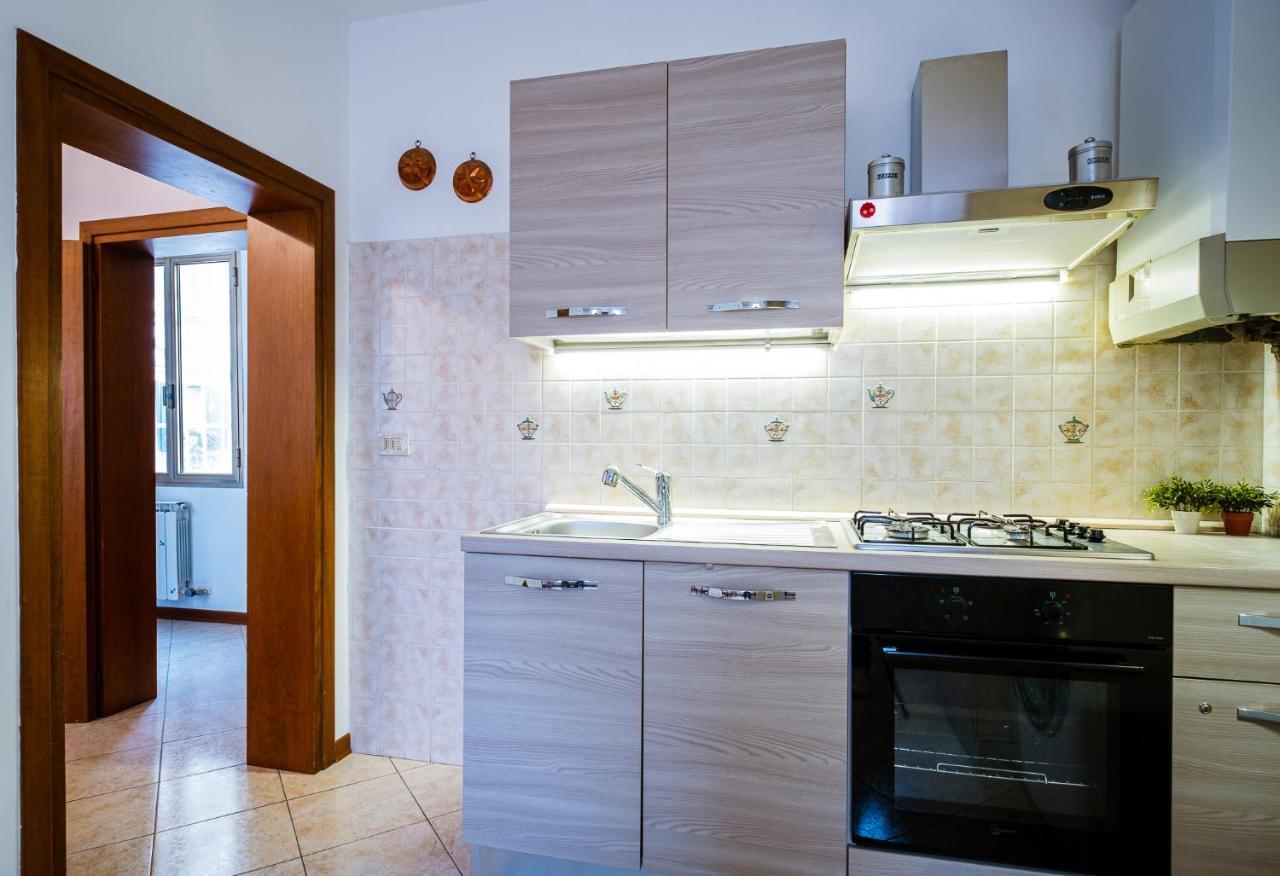 With Canal View In A Quiet Neighbourhood Apartment Venice