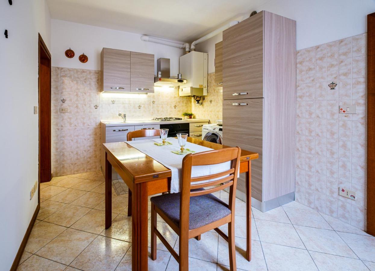 Apartment With Canal View In A Quiet Neighbourhood *