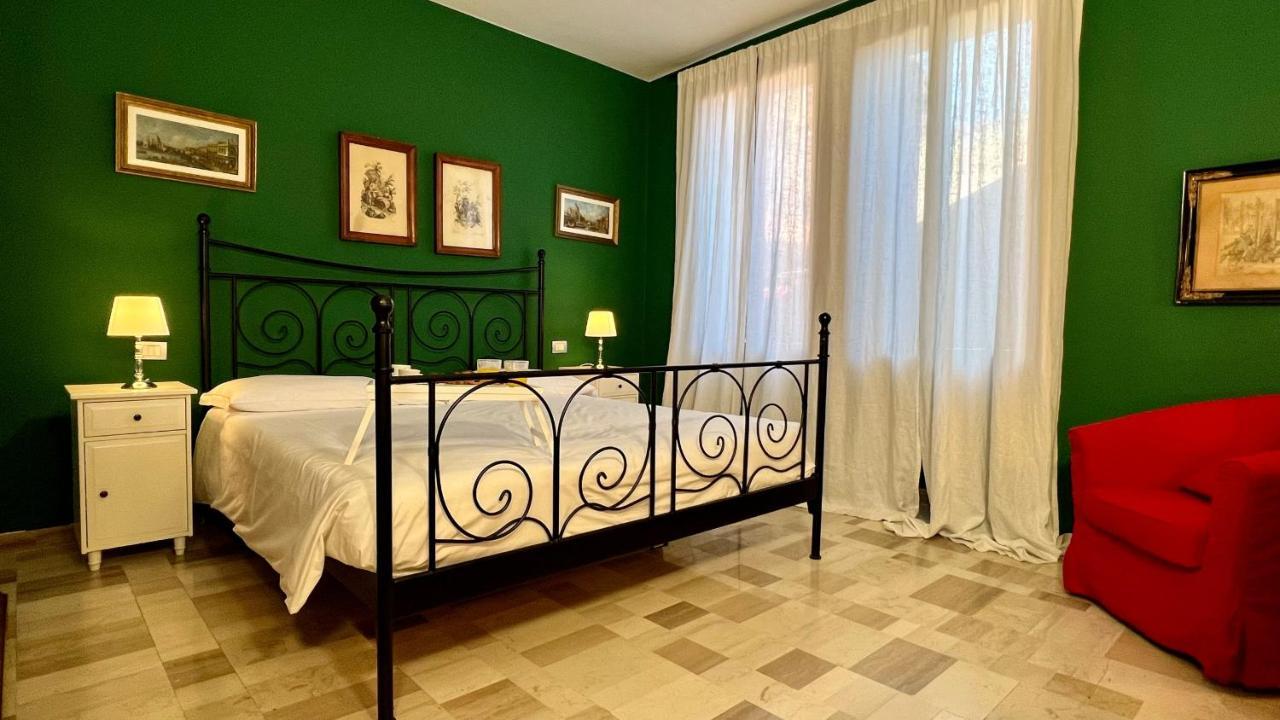 Flowery Apartment Venice