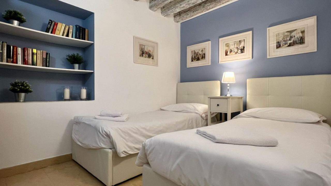 Flowery Apartment Venice