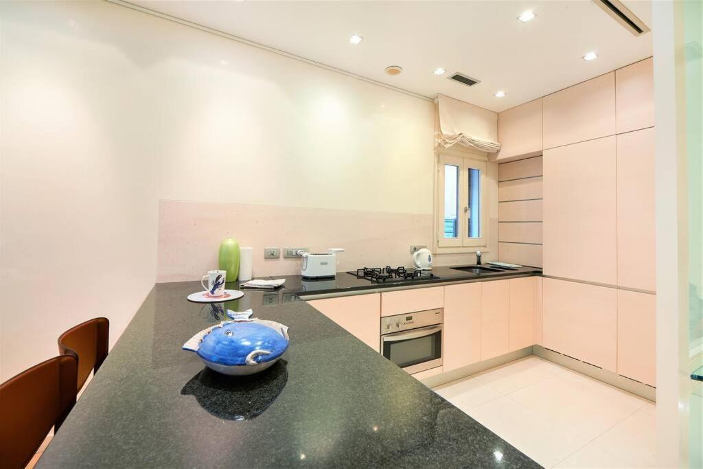 Ca' Santa Eufemia, Cozy And Classy, Sleep 4 Apartment *