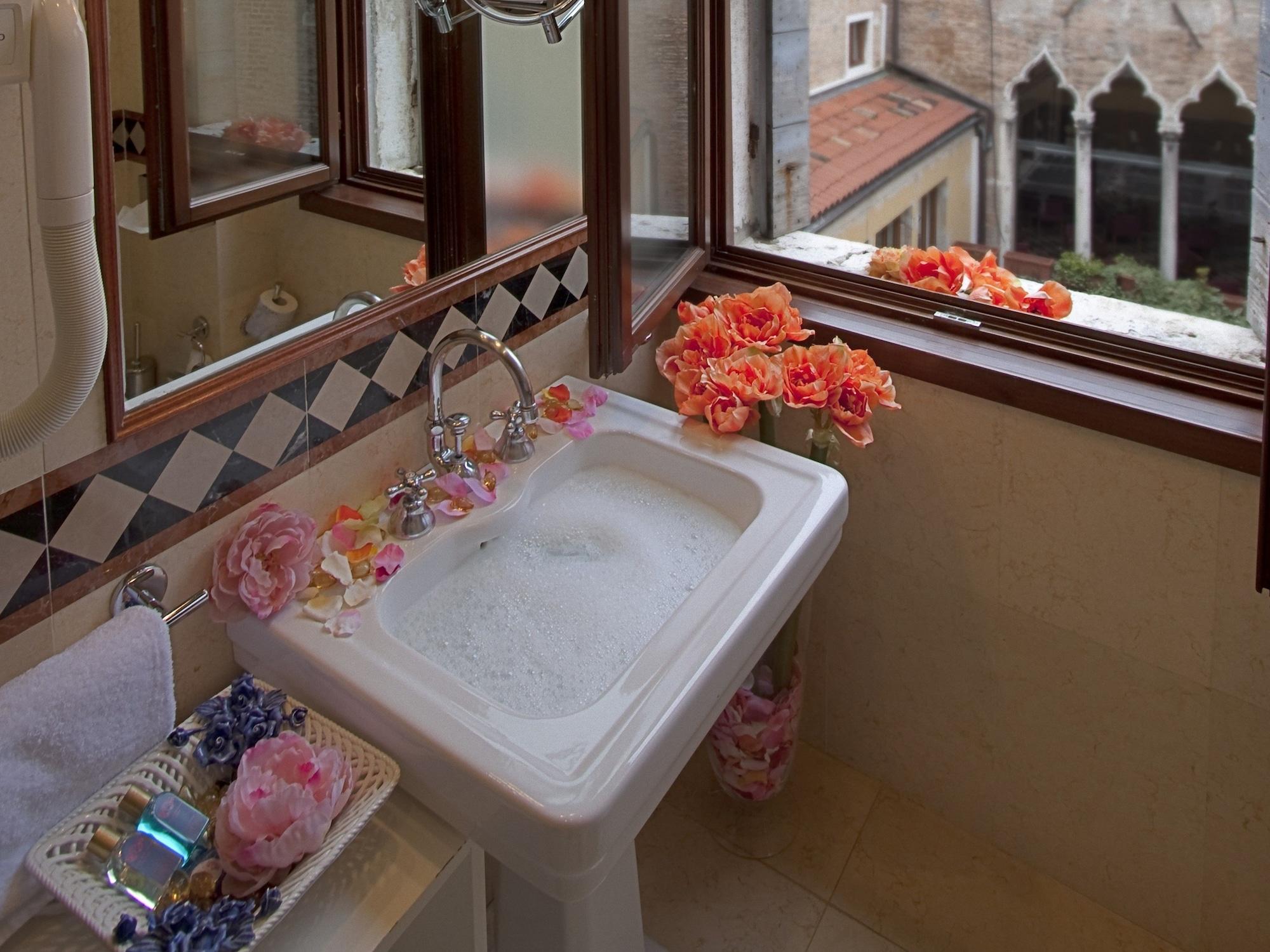 Al Ponte Dei Sospiri Hotel 4*