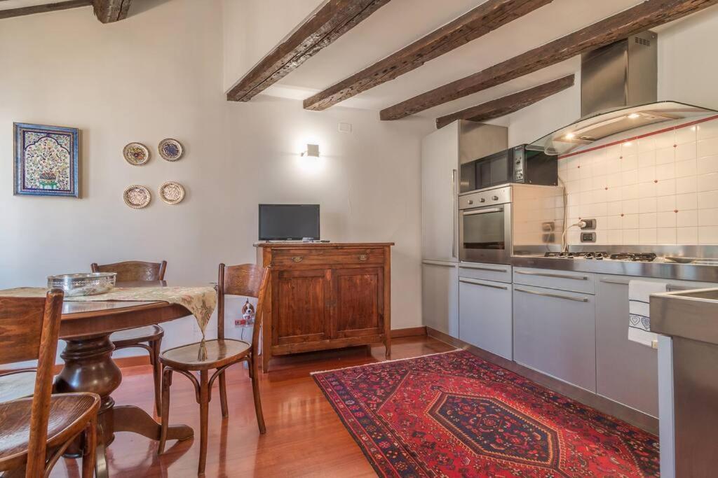 Charming Loft With Roof Terrace Close To S. Marco Apartment *
