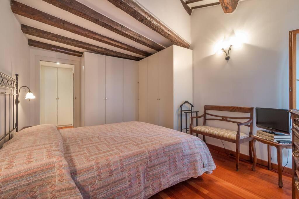 Charming Loft With Roof Terrace Close To S. Marco Apartment