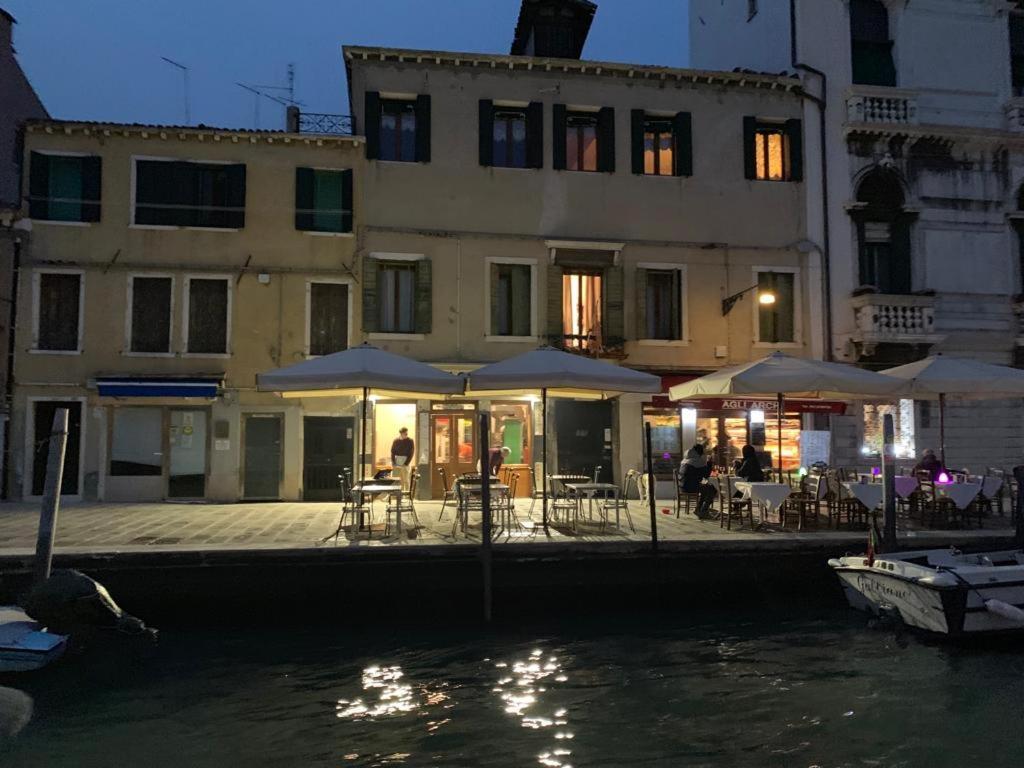 Eagle's Nest * Venice
