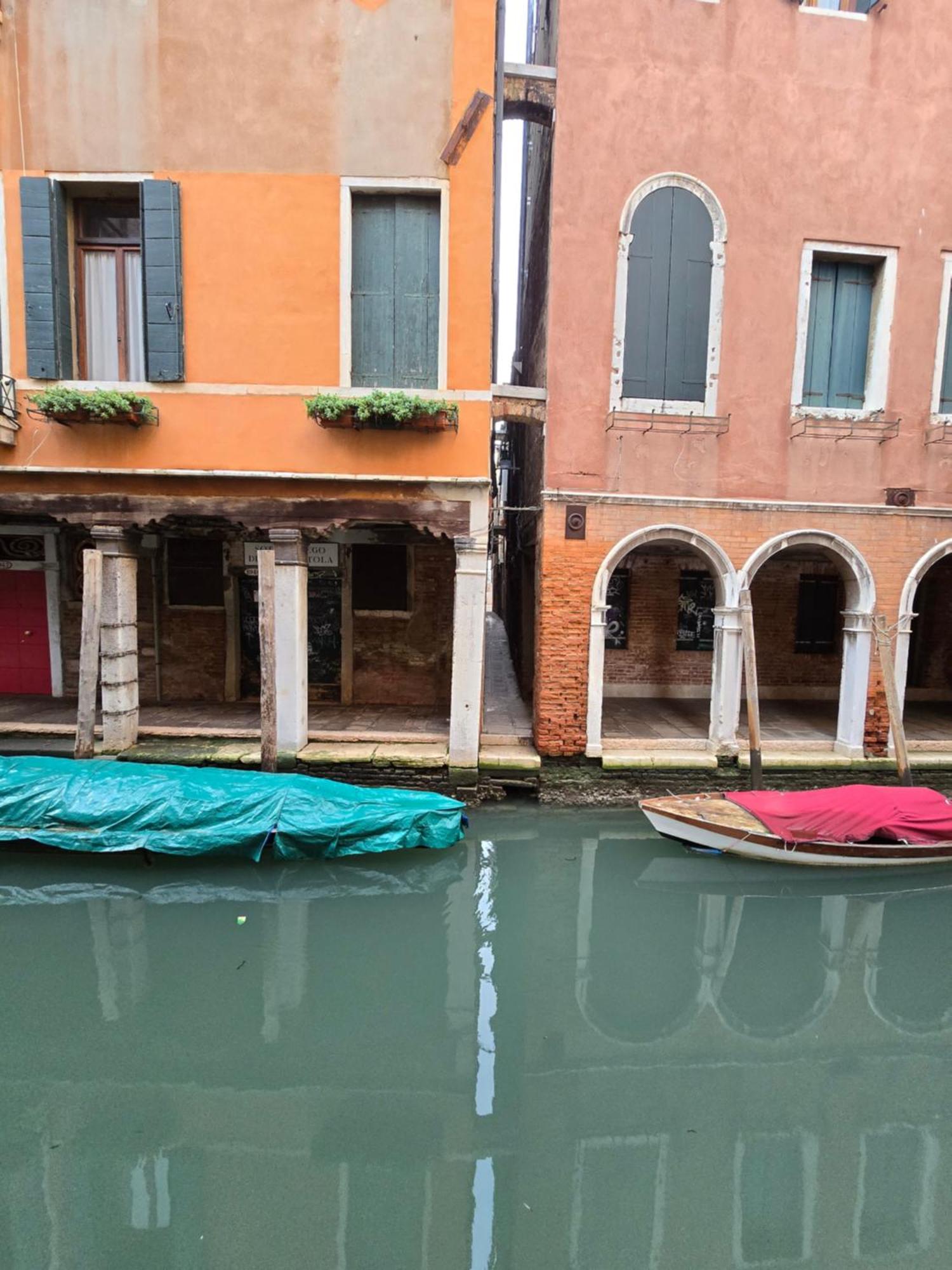 Cozy With Canal View * Venice