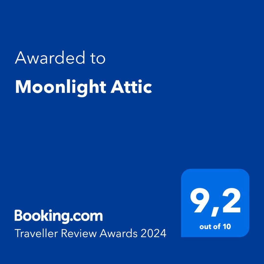 Moonlight Attic * Venice