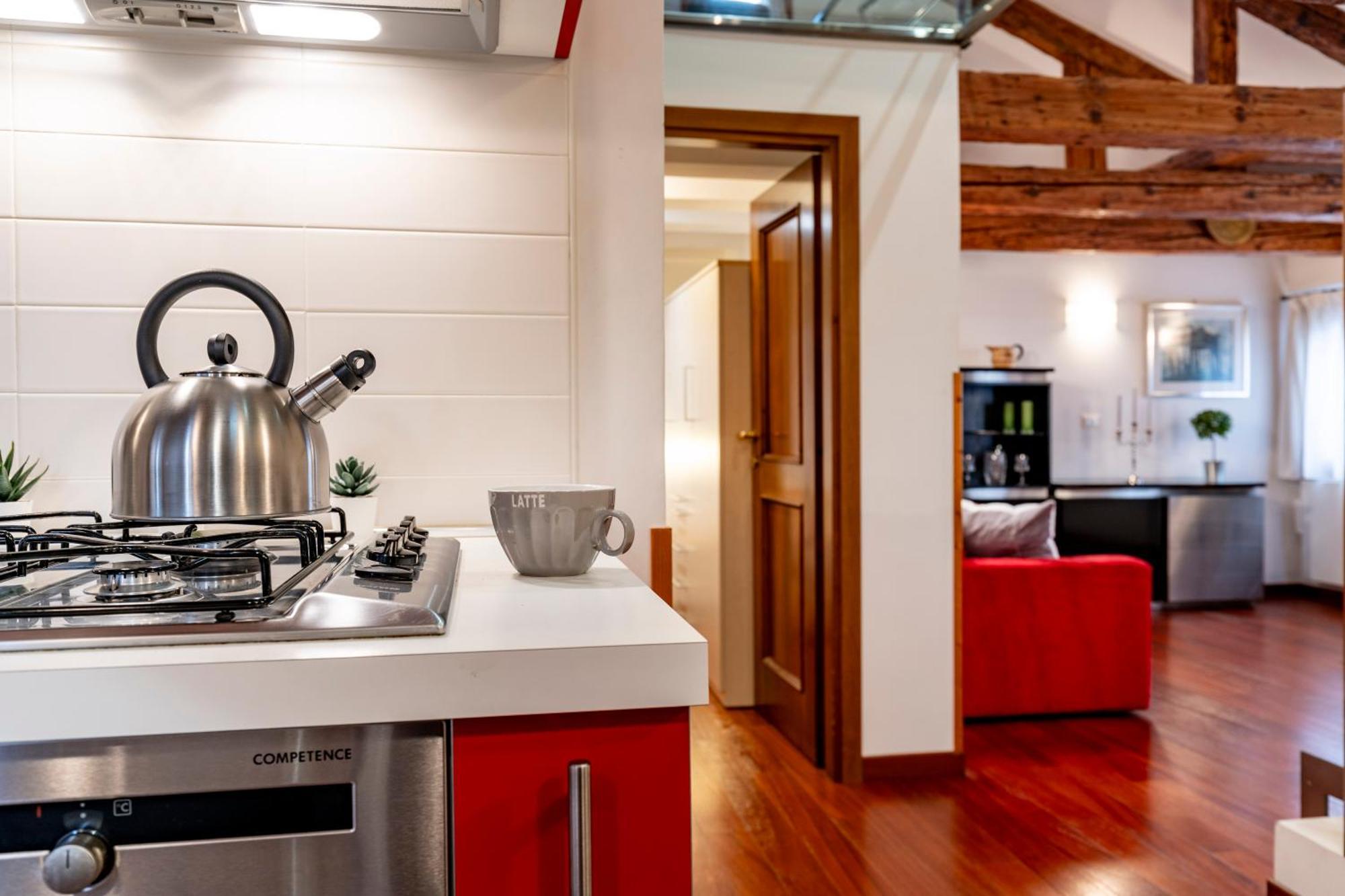 Glass House - Loft 2 Minutes To Rialto Bridge & View Apartment